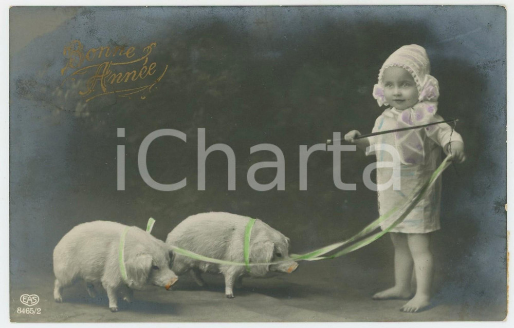 1913 BONNE ANNÉE - HAPPY NEW YEAR Little girl holds pigs on a leash - Postcard  Cartolina postale d'epoca, viaggiata. FAIR/discreto Lievi smussature agli angoli Formato: FP originale e autentica 1