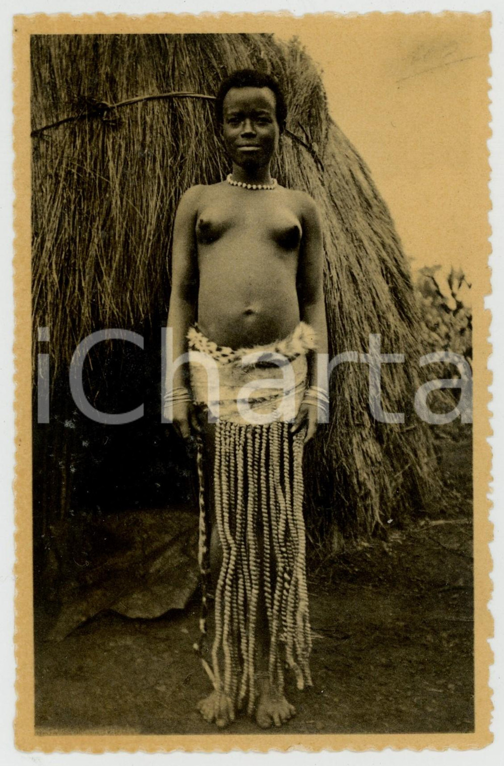 1920ca RWANDA Jeune fille Muhutu NU ETHNIQUE Carte postale FP NV  Cartolina postale d'epoca, non viaggiata.EDITORE: Clich&eacute; H. HeghCONDIZIONI: FAIRFORMATO: FP    originale e autentica 1