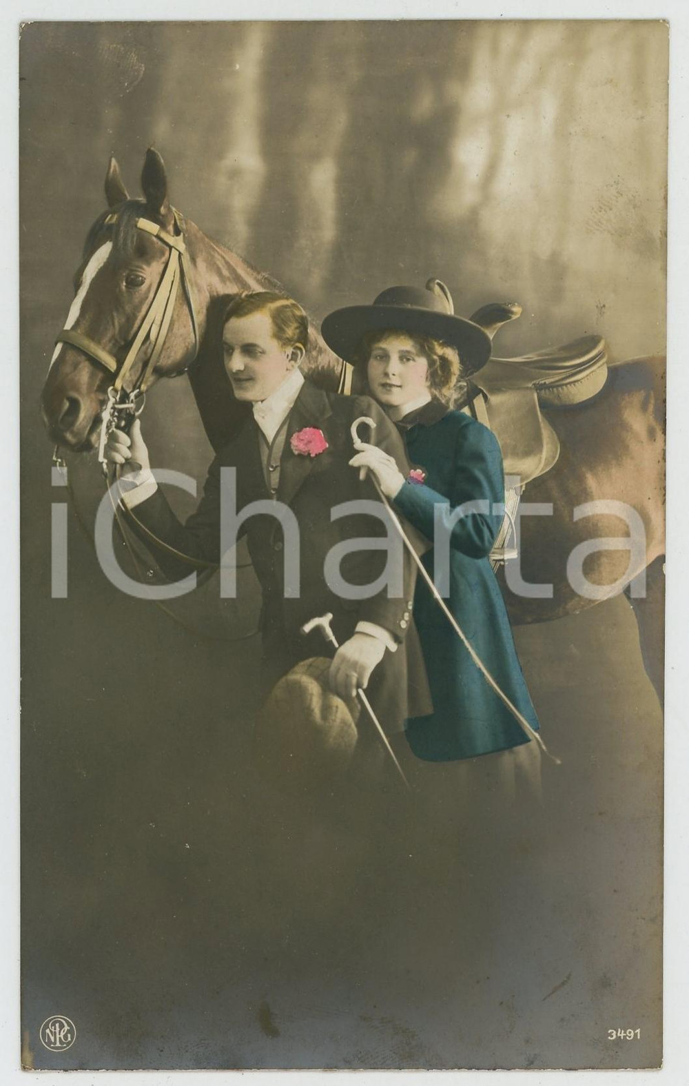 1921 COUPLE Romantic lovers and horse -Flowers and whip *Chromo antique postcard  Cartolina postale d'epoca, viaggiata (ma francobollo asportato).CONDIZIONI: GFORMATO: FP    originale e autentica 1