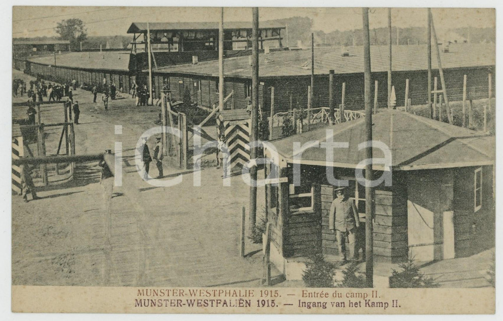 1915 MUNSTER-WESTPHALIE Entrée du Camp II - Caissette du Soldat Belge - Postcard  Cartolina postale d'epoca, non viaggiata.Al verso rimbro de La Caissette du Soldat Belge. FAIR/discreto Lievi smussature agli angoli Formato: FP originale e autentica 1