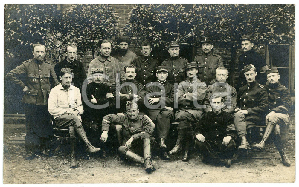 1917 WW1 - BELGIQUE Armée Belge - Groupe de soldats - Photo 13x8 cm Fotografia d'epoca in formato cartolina postale, viaggiata. FAIR/discreto Lievi smussature agli angoli Formato: 13x8 originale e autentica 1