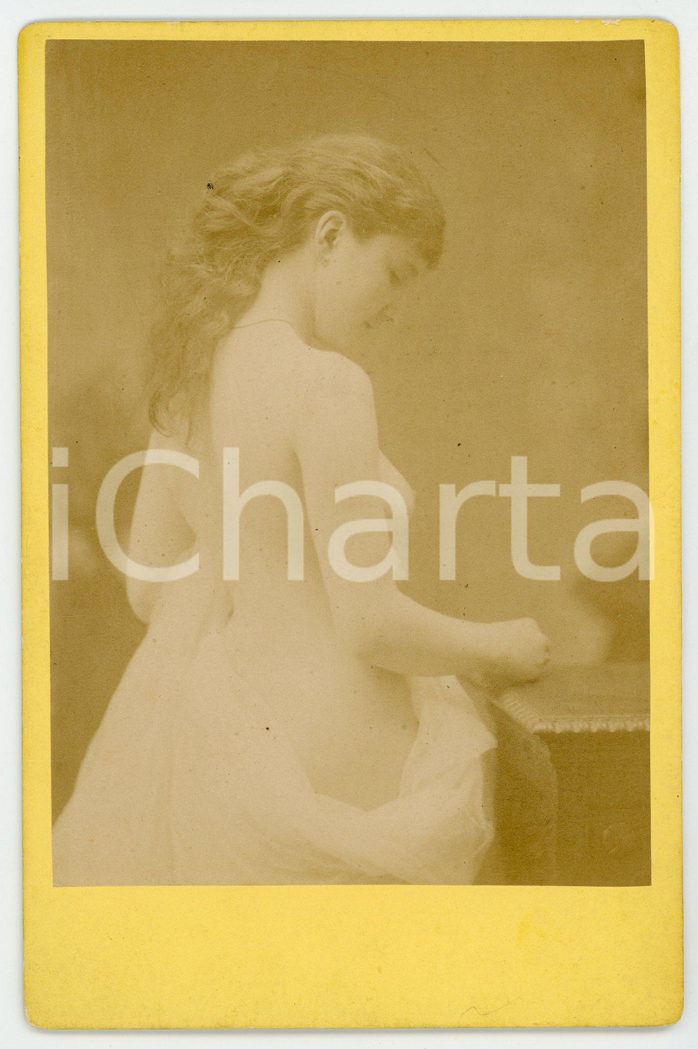1890 ca VINTAGE EROTIC Nude woman with a veil - RARE Photo 11x16 cm  Vera fotografia d'epoca, montata su cartoncino rigido.CONDIZIONI: GFORMATO: 11x16 cm    originale e autentica 1