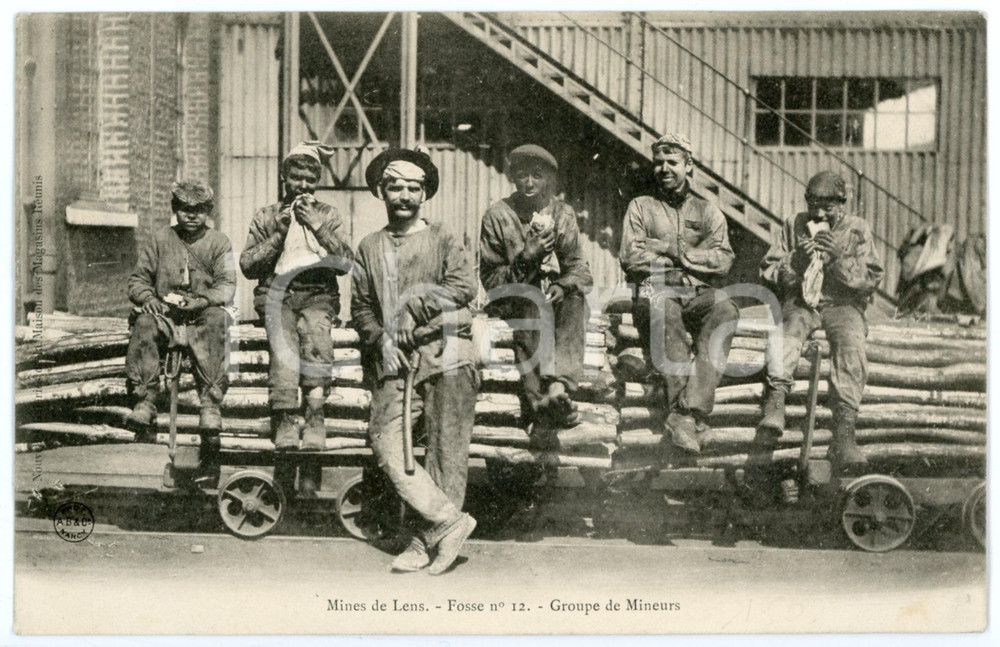 1904 Mines de LENS (FRANCE) Groupe de mineurs - Carte postale CPA RARE  Cartolina postale d'epoca, viaggiata.CONDIZIONI: GFORMATO: FP    originale e autentica 1