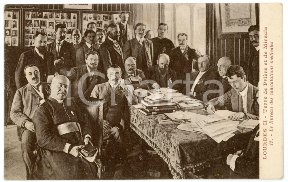 Cartolina originale da collezione 1910 ca LOURDES Le bureau des constatations mÃ©dicales  Carte postale nÂ° 11 CPA 1
