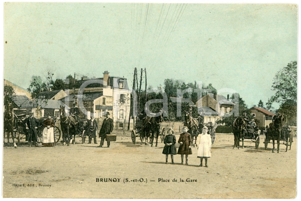 1907 BRUNOY (FRANCE) Place de la Gare - Carte postale ANIMEE enfants  Cartolina postale d'epoca, viaggiata.CONDIZIONI: FAIR (piegature angolari)FORMATO: FP    originale e autentica 1