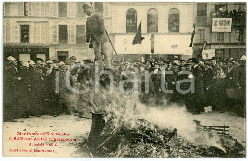 1911 BAR-SUR-AUBE (FRANCE) Manifestations viticoles - Autodafé - Carte postale  Cartolina postale d'epoca, non viaggiata.CONDIZIONI: G FORMATO: FP    originale e autentica 1