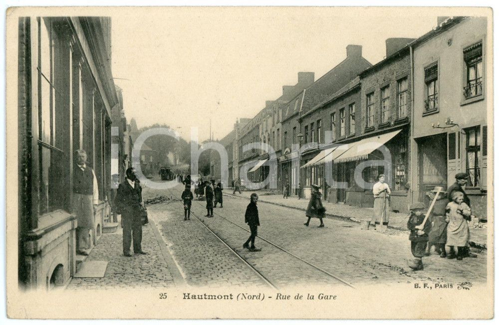 1908 HAUTMONT (NORD, FRANCE) Rue de la Gare - Carte postale CPA ANIMEE  Cartolina postale d'epoca, viaggiata.CONDIZIONI: P (piegature angolari al lato sinistro)FORMATO: FP    originale e autentica 1