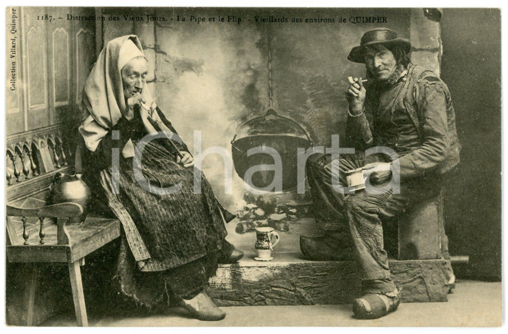 1910 ca ENVIRONS DE QUIMPER Distraction de vieux jours - Pipe et flip - Postcard  Cartolina d'epoca, non viaggiata. FAIR/discreto Lievi smussature agli angoli Formato: FP originale e autentica 1