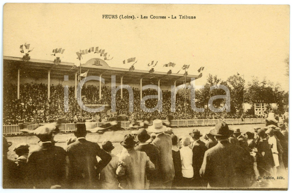 1910 ca FEURS - LOIRE Les courses - La tribune - Carte postale FP VG  Cartolina d'epoca, viaggiata. FAIR/discreto Lievi smussature agli angoli Formato: FP originale e autentica 1