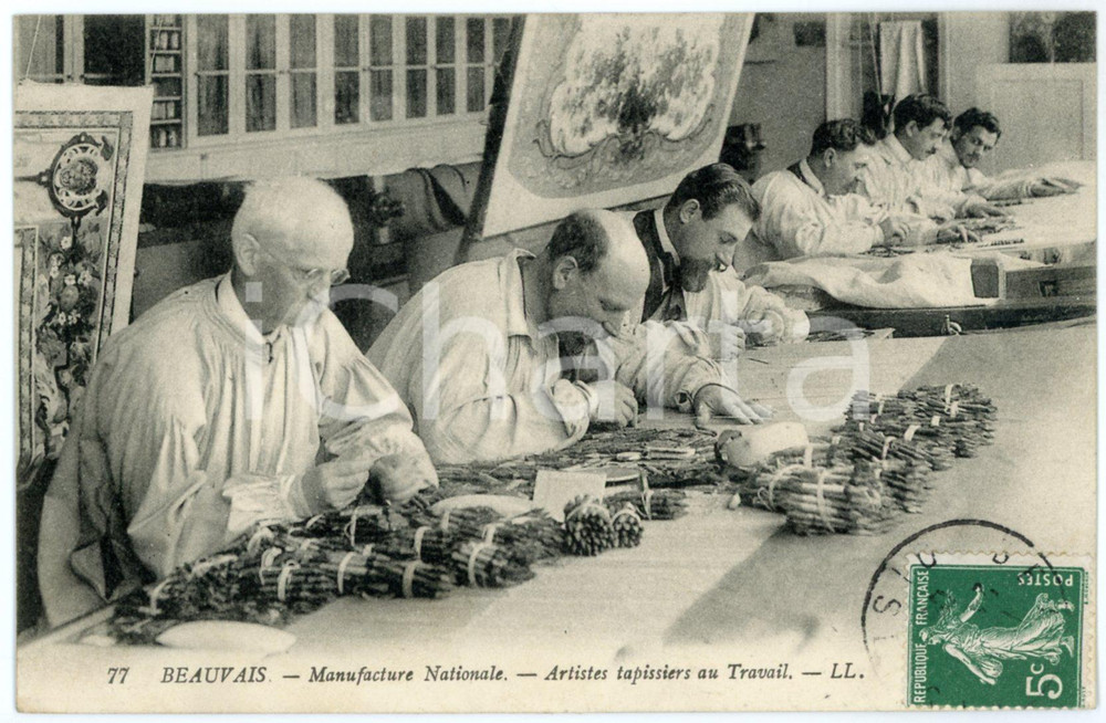 1910 ca BEAUVAIS Manufacture Nationale - Artistes tapissiers - Carte postale FP  Cartolina d'epoca,  viaggiata. FAIR/discreto Lievi smussature agli angoli Formato: FP originale e autentica 1