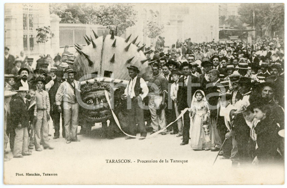 1910 ca FOLKLORE PROVENCE - TARASCON Procession de la Tarasque  - Carte postale Cartolina postale d'epoca, non viaggiata.CONDIZIONI: G FORMATO: FP    originale e autentica 1