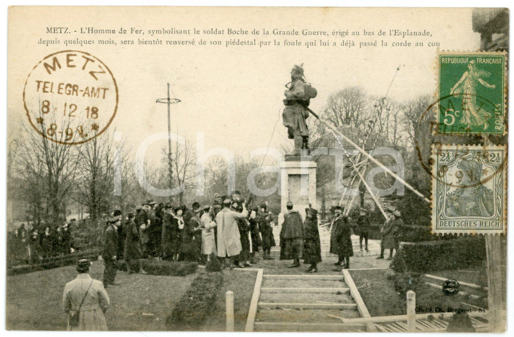 1918 METZ (FRANCE) Homme de Fer renversé par la foule - Carte postale CPA  Cartolina postale d'epoca, con bolli e timbro al recto.CONDIZIONI: GFORMATO: FP    originale e autentica 1