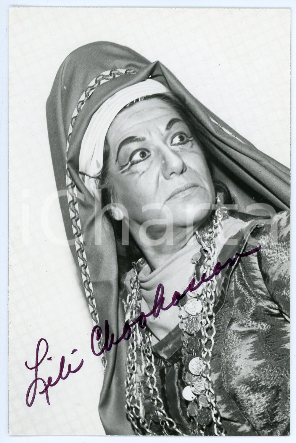 1970 Lili CHOOKASIAN American contralto - AUTOGRAPHED Photo 10x15 cm Fotografia d'epoca, con autografo. CONDIZIONI: G (lievi rigature)FORMATO: 10x15 cm     originale e autentica 1