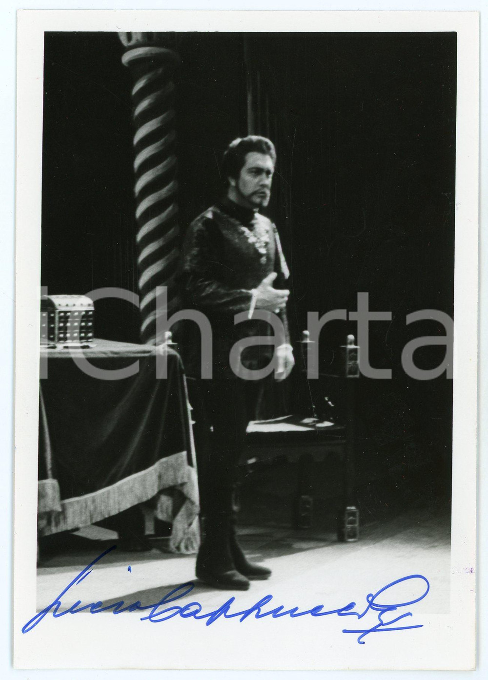 1971 Piero CAPPUCCILLI baritono - Foto con AUTOGRAFO 11x15 cm Fotografia d'epoca, con autografo. CONDIZIONI: GFORMATO: 11x15 cm     originale e autentica 1