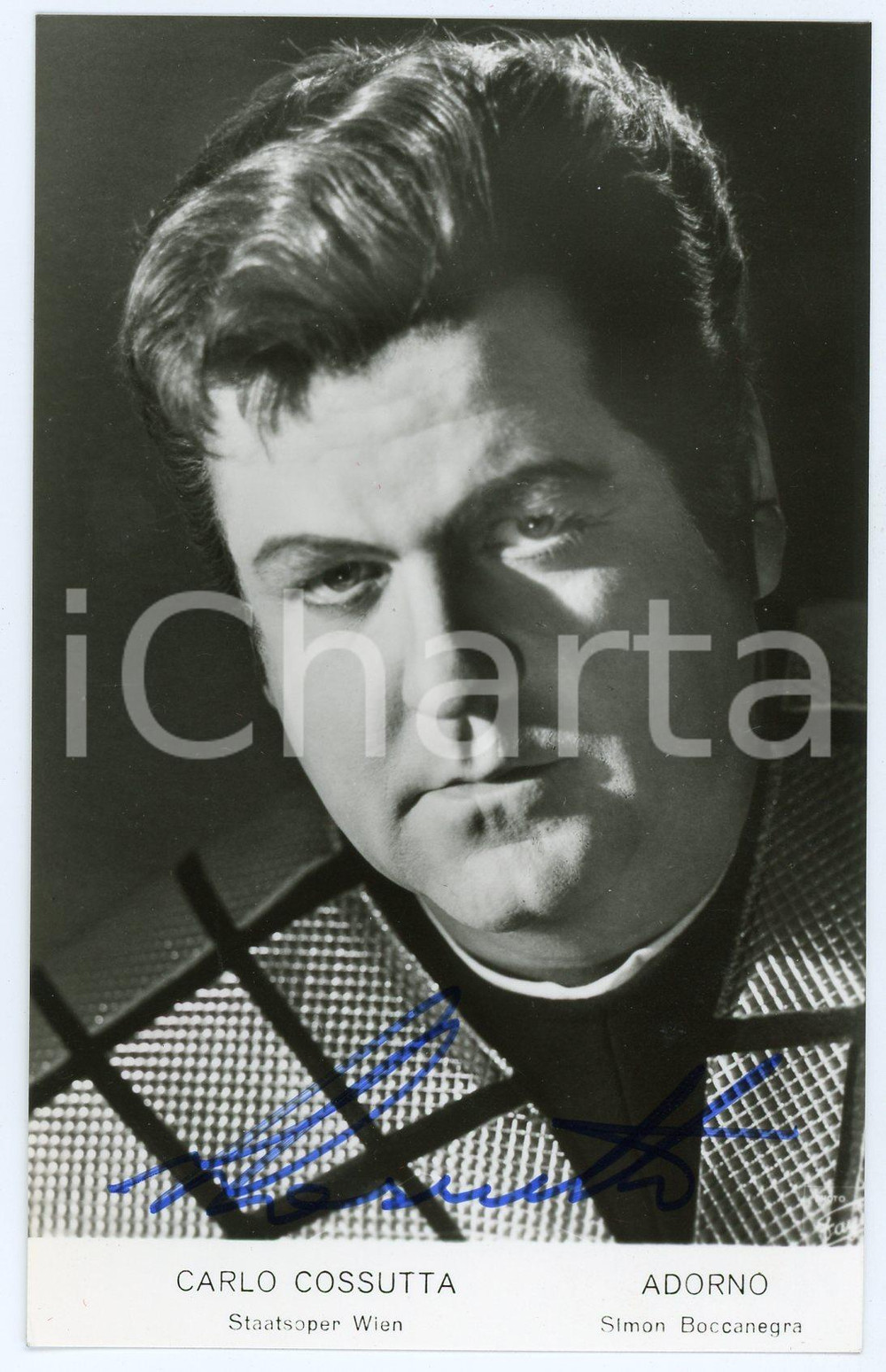 1969 Carlo COSSUTTA tenor - "Simon Boccanegra" - AUTOGRAPHED Photo 9x14 cm Fotografia seriale d'epoca, con autografo. CONDIZIONI: GFORMATO: 9x14 cm     originale e autentica 1