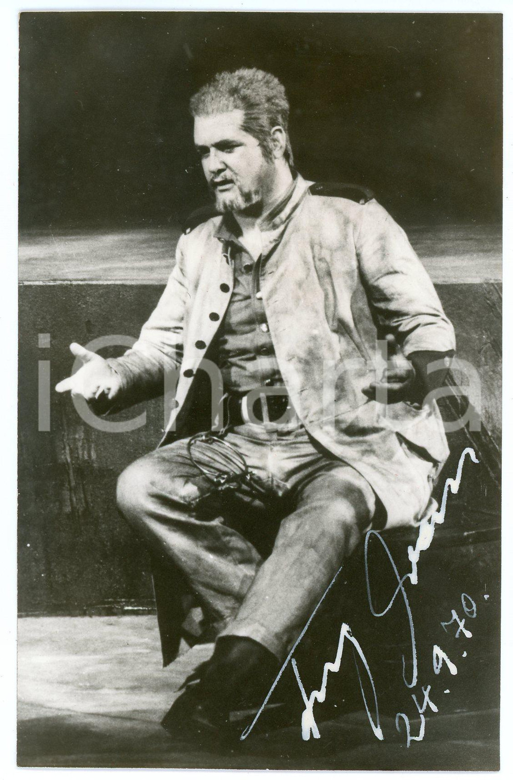 1970 Franz CRASS German bass singer - AUTOGRAPHED Photo 9x14 cm Fotografia d'epoca, con autografo. CONDIZIONI: G (lievi macchie al verso)FORMATO: 9x14 cm     originale e autentica 1