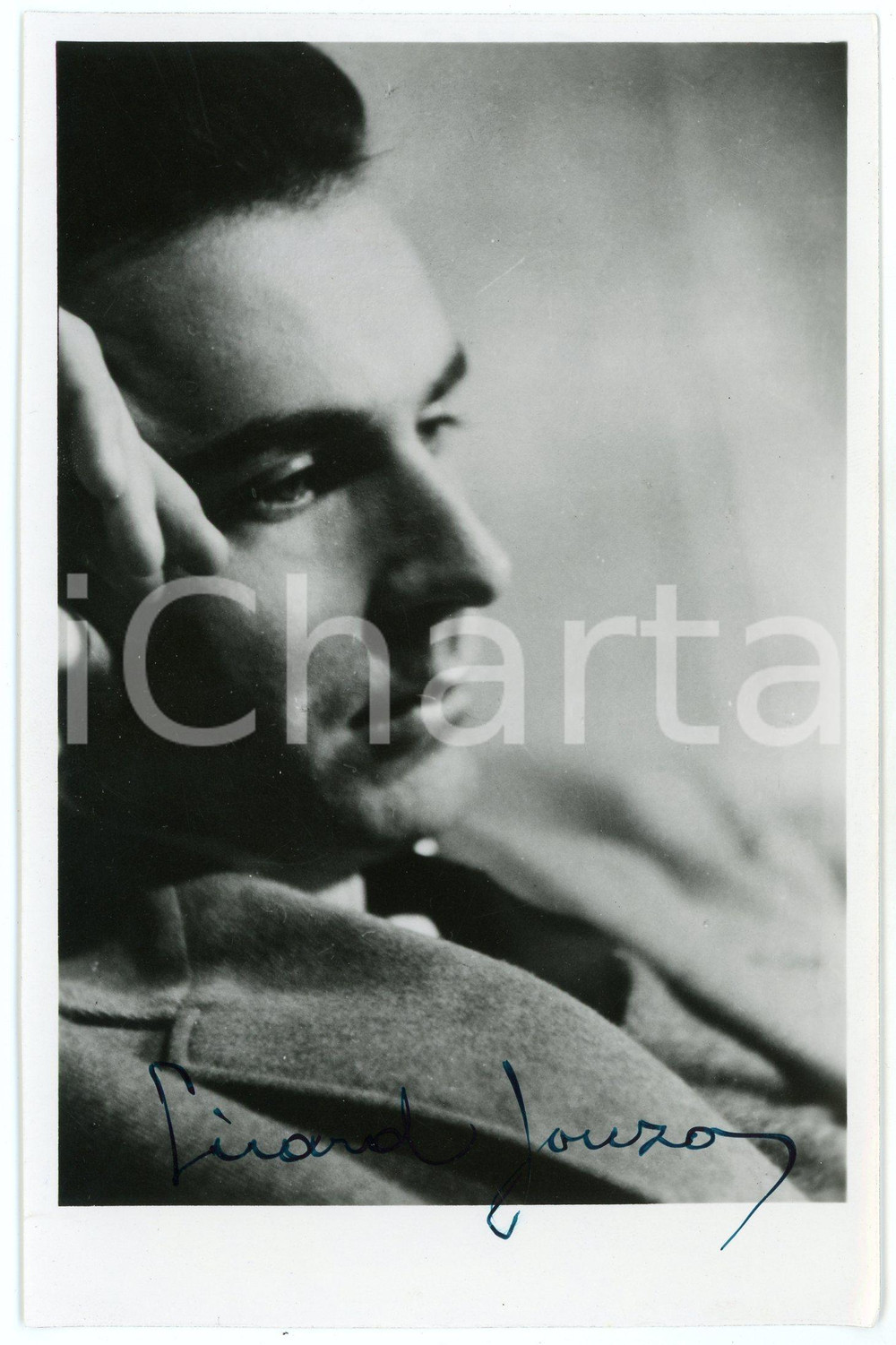 1953 Gérard SOUZAY baritone - AUTOGRAPHED photo 12x18 cm Fotografia d'epoca, con autografo. CONDIZIONI: G FORMATO: 12x18 cm    originale e autentica 1