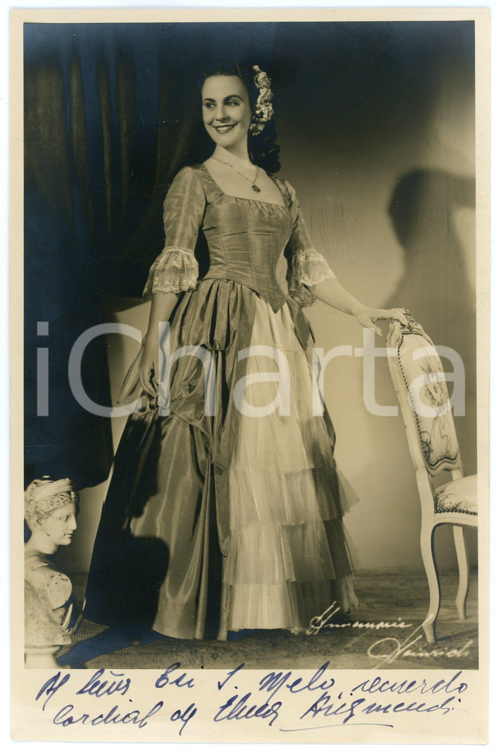 1951 BUENOS AIRES Helena ARIZMENDI soprano - "Don Pasquale" - AUTOGRAPHED Photo Fotografia d'epoca, con autografo. CONDIZIONI: GFORMATO: 11x17 cm     originale e autentica 1