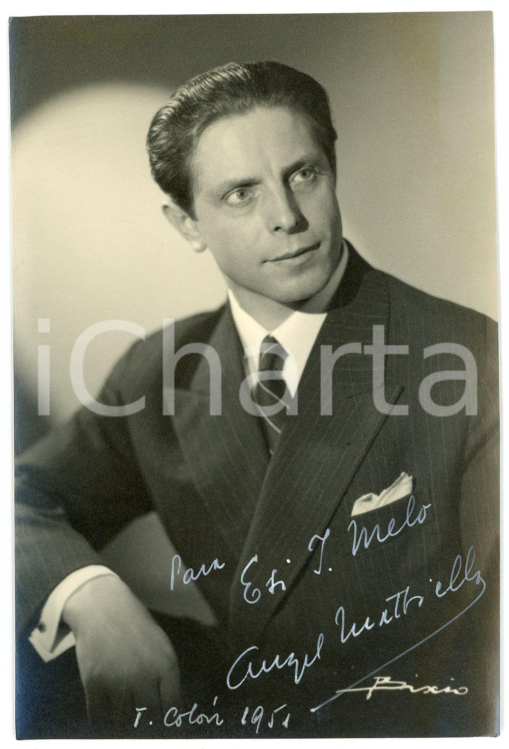 1951 BUENOS AIRES Angel MATTIELLO baritone - AUTOGRAPHED photo 11x17 cm Fotografia d'epoca, con autografo. CONDIZIONI: GFORMATO: 11x17 cm    originale e autentica 1