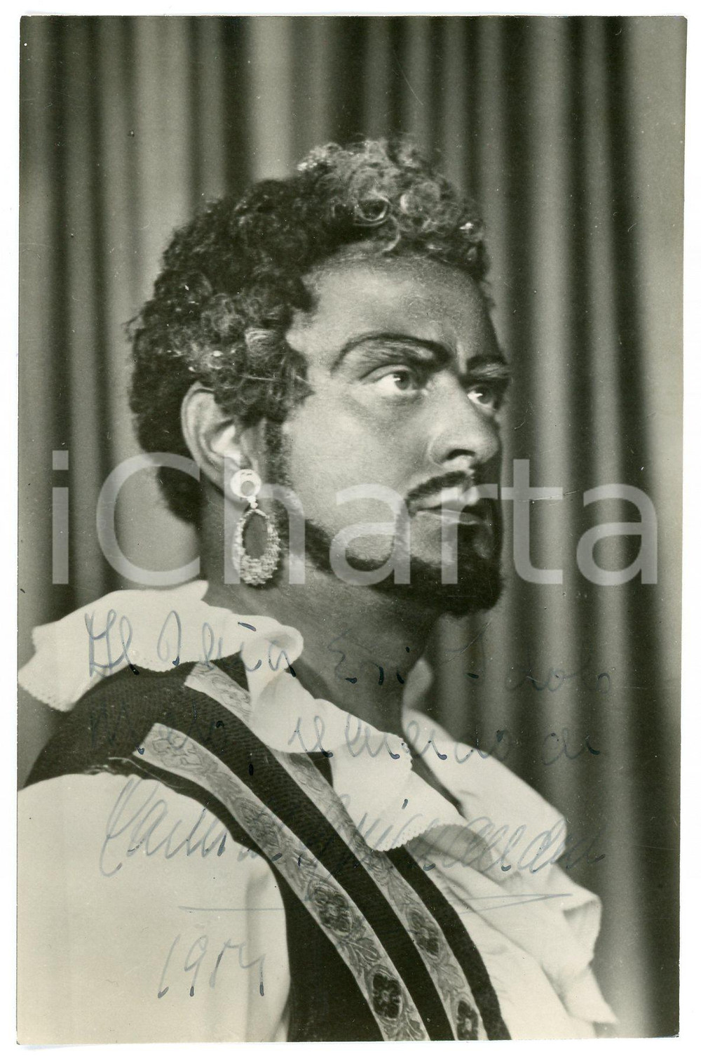 1954 BUENOS AIRES Tenor Carlos GUICHANDUT as Otello - AUTOGRAPHED Photo 9x15 cm Fotografia d'epoca, con autografo. CONDIZIONI: GFORMATO: 9x15 cm     originale e autentica 1