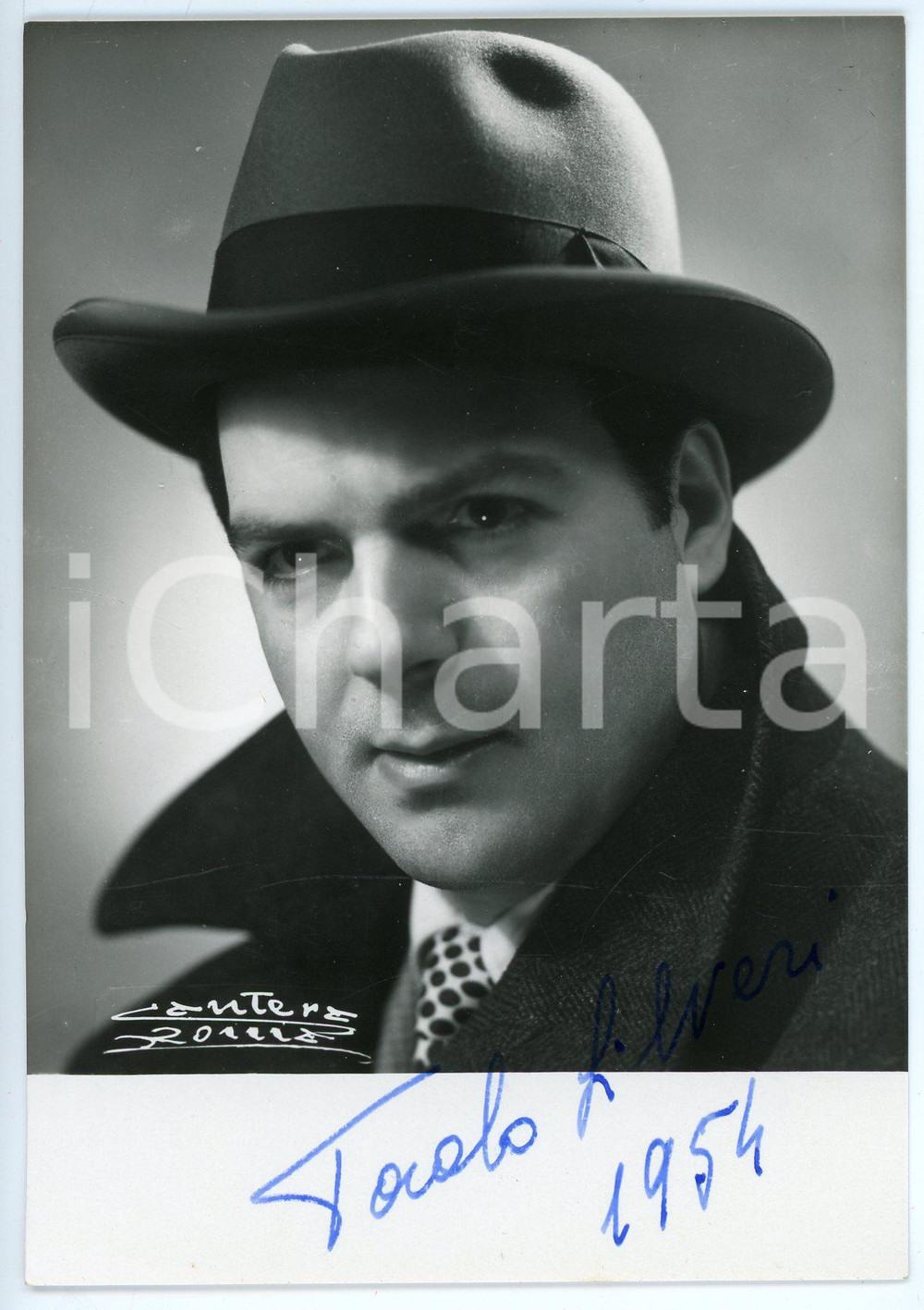 1954 Paolo SILVERI baritono - Foto con AUTOGRAFO 11x15 cm Fotografia seriale d'epoca, con autografo. CONDIZIONI: GFORMATO: 11x15 cm     originale e autentica 1