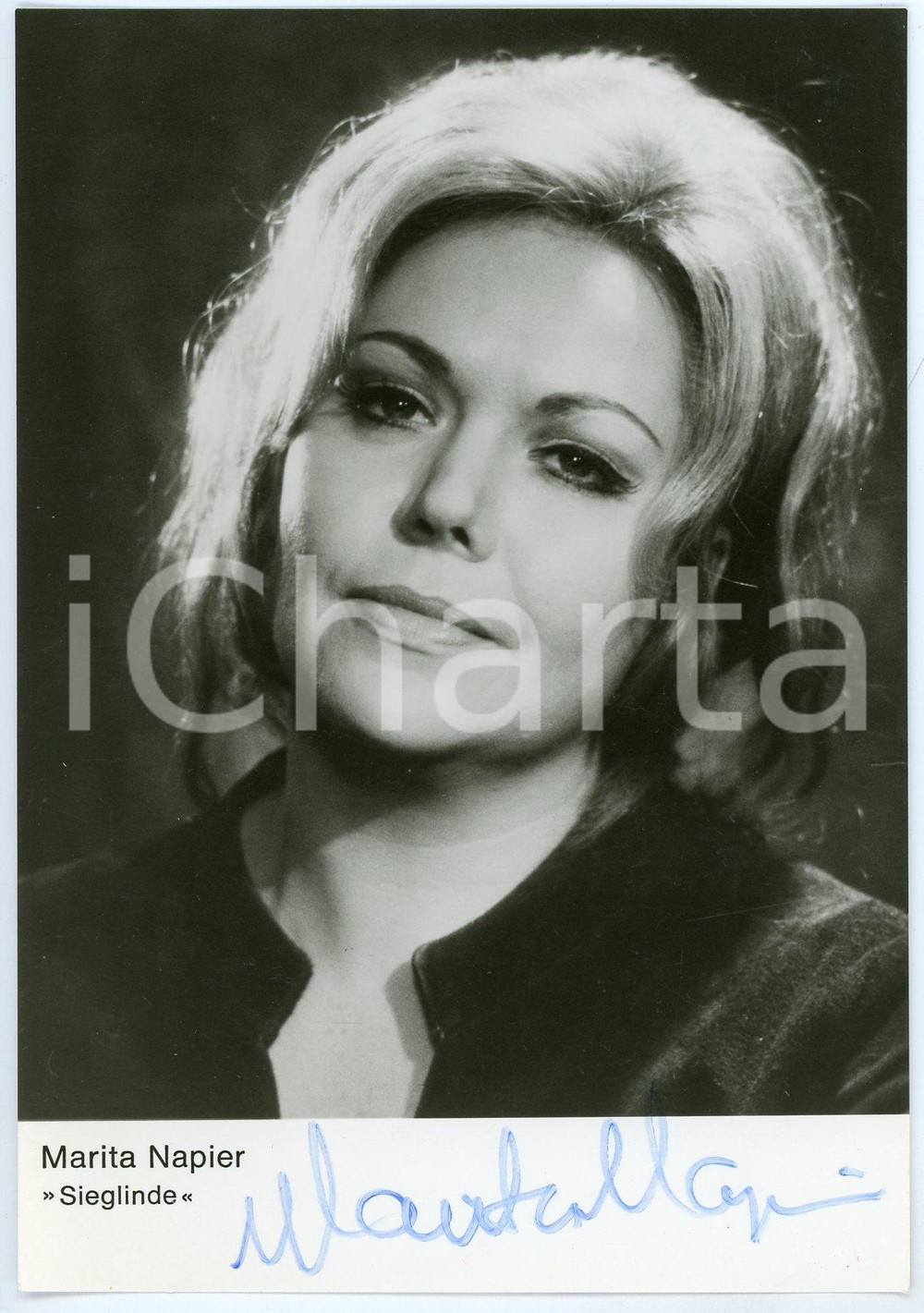 1978 BUENOS AIRES Soprano Marita NAPIER as Sieglinde - AUTOGRAPHED Photo 10x15 Fotografia seriale d'epoca, con autografo. CONDIZIONI: GFORMATO: 10x15 cm     originale e autentica 1