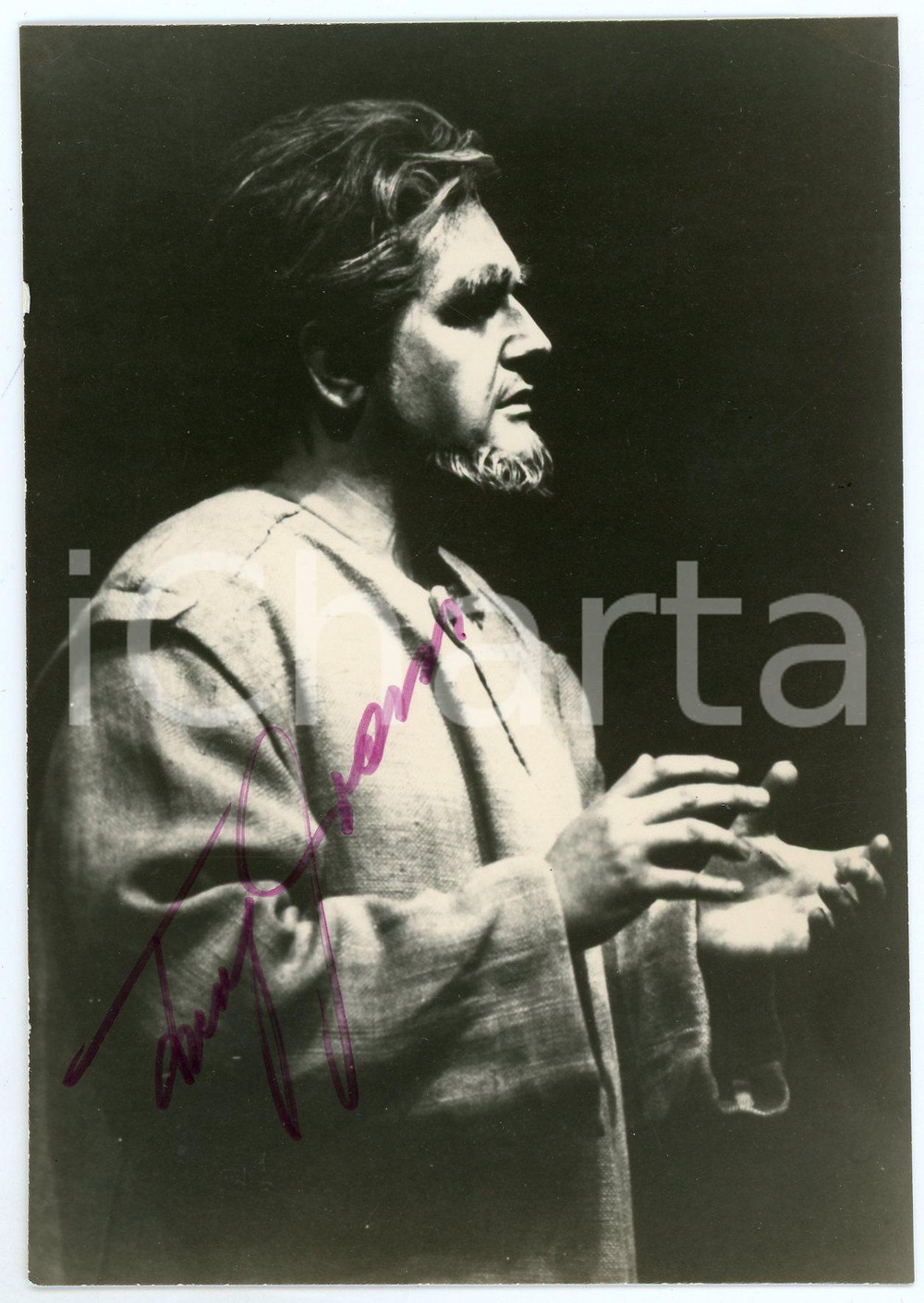 1969 Franz CRASS German bass singer - AUTOGRAPHED Photo 10x14 cm Fotografia d'epoca, con autografo. CONDIZIONI: F (piccole piegature angolari)FORMATO: 10x14 cm     originale e autentica 1