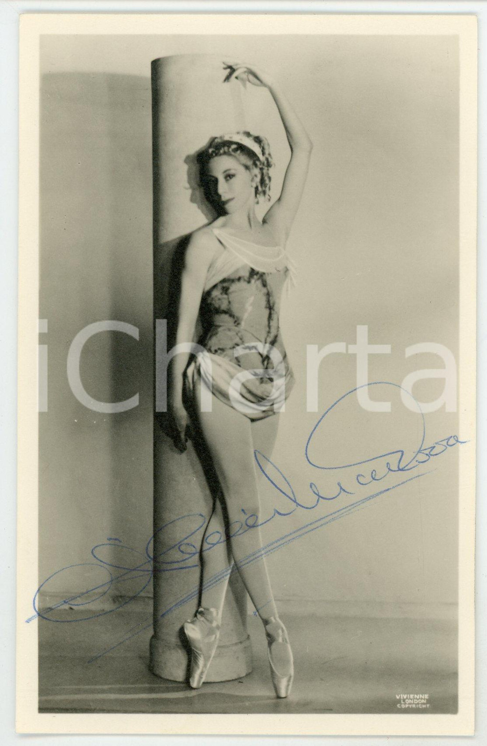 1952 CLASSICAL BALLET Alicia MARKOVA ballerina - AUTOGRAPHED photo 9x14 cm Fotografia d'epoca, con autografo. CONDIZIONI: GFORMATO: 9x14 cm     originale e autentica 1