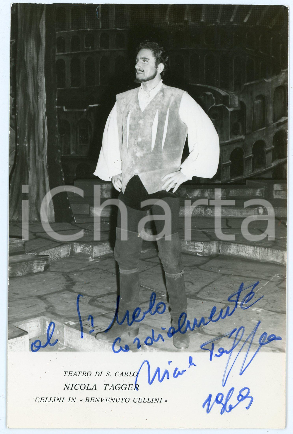 1969 LIRICA Tenore Nicola TAGGER "Benvenuto Cellini"- Foto con AUTOGRAFO 12x18 Fotografia d'epoca, con autografo. CONDIZIONI: P (piegature all'angolo inferiore destro e al lato superiore)FORMATO:  12x18 cm    originale e autentica 1