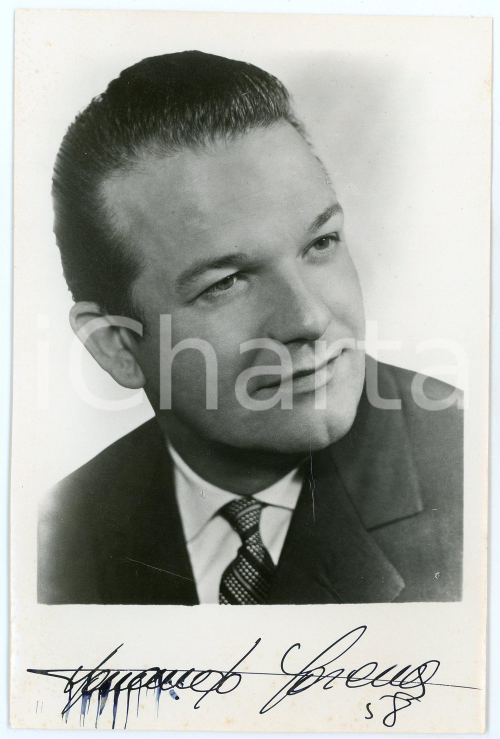 1958 LIRICA Basso Fernando CORENA - Foto con AUTOGRAFO 12x18 cm Fotografia d'epoca, con autografo. CONDIZIONI: P (piegature centrali; inchiostro sbavato)FORMATO:  12x18 cm    originale e autentica 1