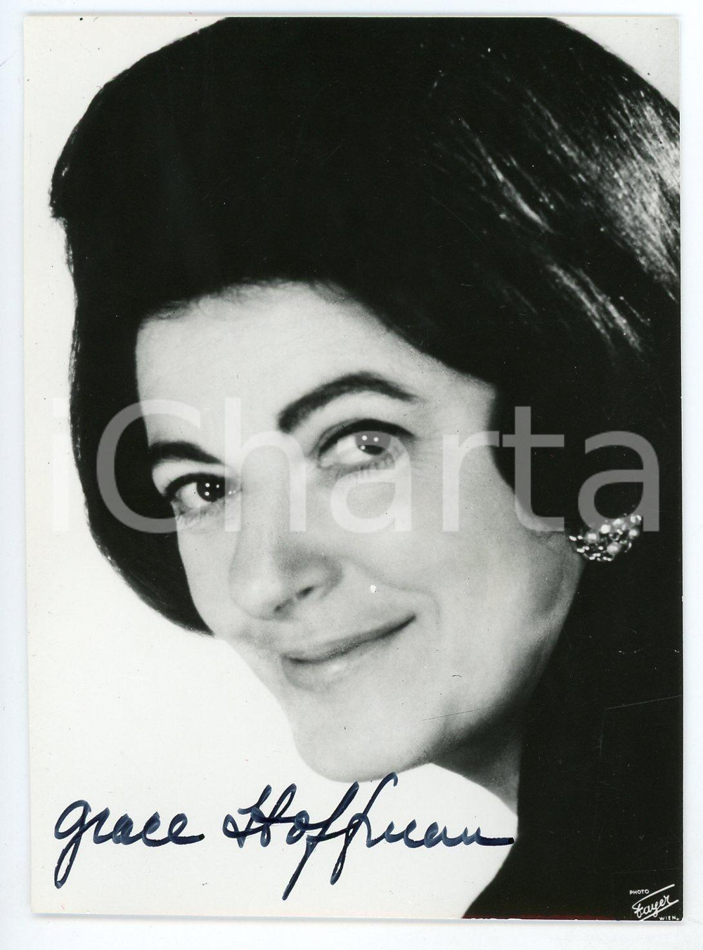 1970 Grace HOFFMAN mezzo-soprano - AUTOGRAPHED Photo 9x12 cm Fotografia d'epoca, con autografo. CONDIZIONI: GFORMATO: 9x12 cm     originale e autentica 1