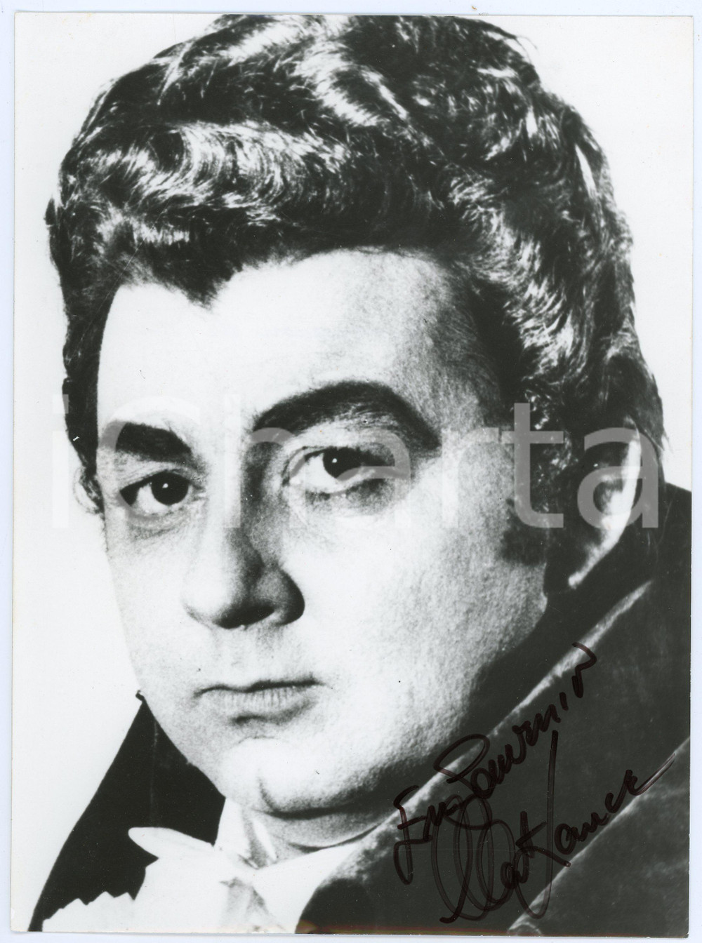 1965 Albert LANCE Australian tenor - Portrait - AUTOGRAPHED photo 18x24 cm Fotografia d'epoca, con autografo. CONDIZIONI: F (piegatura al lato superiore)FORMATO: 18x24 cm     originale e autentica 1