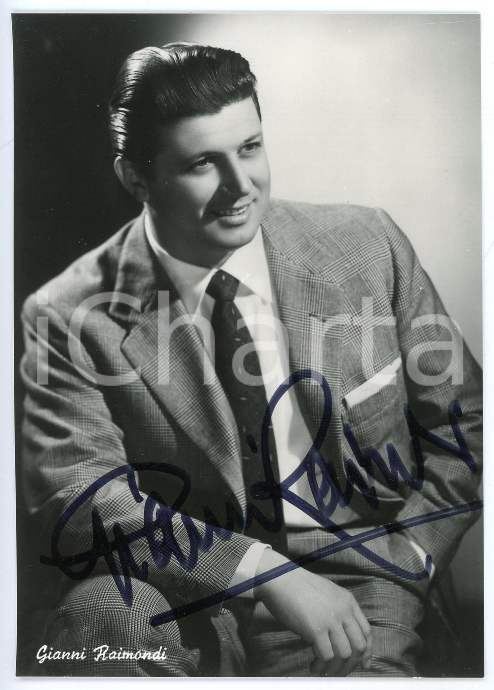 1961 LIRICA Tenore Gianni RAIMONDI - Foto con AUTOGRAFO 10x15 cm Fotografia seriale d'epoca, in formato cartolina postale, con autografo al recto. CONDIZIONI: GFORMATO: 10x15 cm     originale e autentica 1