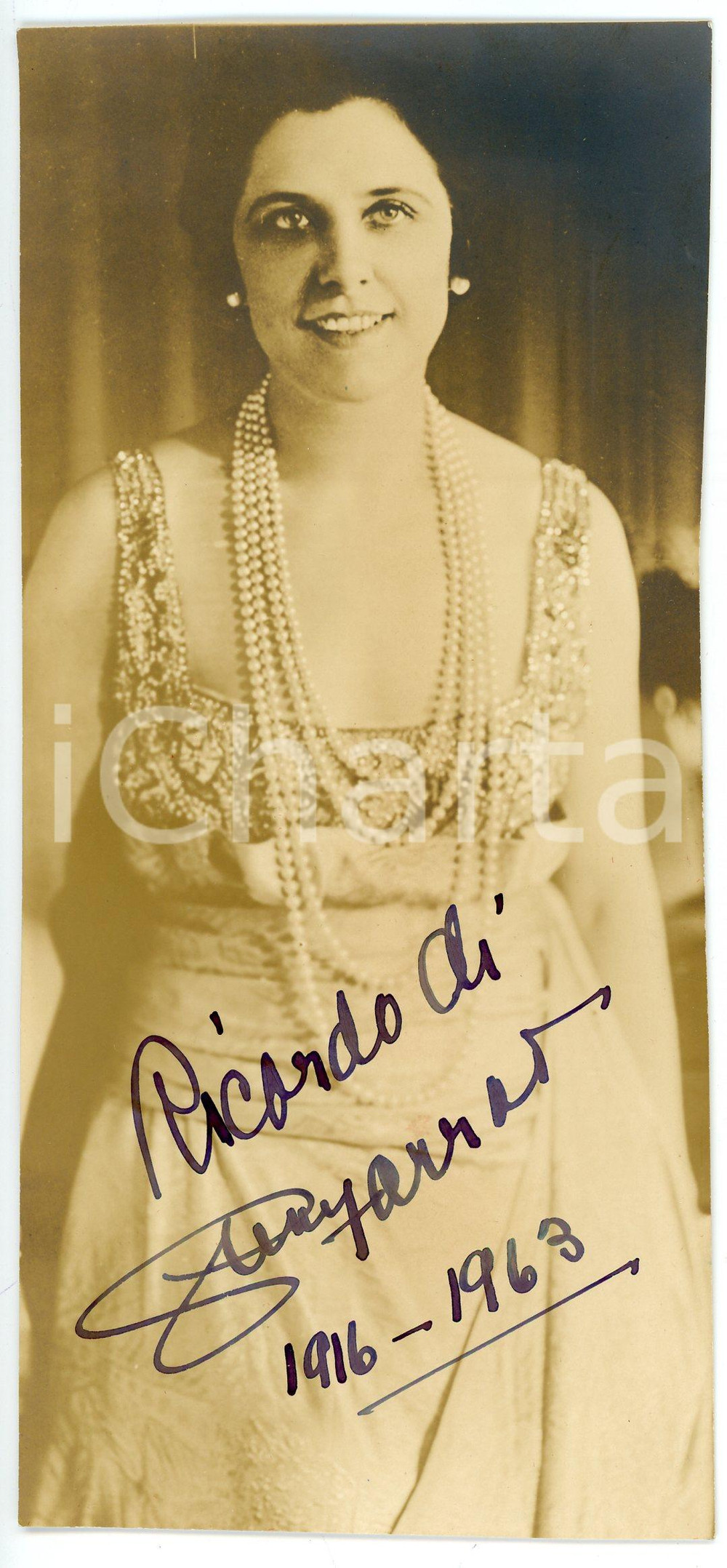1963 Soprano Geraldine FARRAR - AUTOGRAPHED Photo 9x19 cm Fotografia d'epoca, con  autografo. CONDIZIONI: G (ma margini rifilati)FORMATO: 9x19 cm     originale e autentica 1