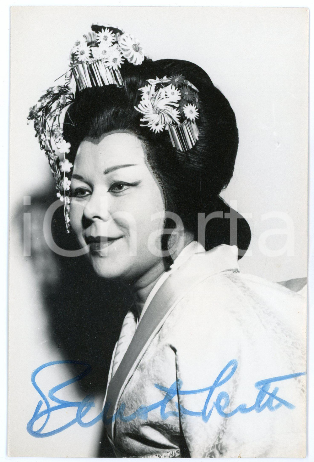 1964 BUENOS AIRES Soprano Renata SCOTTO "Madama Butterfly" - Foto con AUTOGRAFO Fotografia d'epoca, con autografo. CONDIZIONI: G FORMATO: 12x18 cm    originale e autentica 1