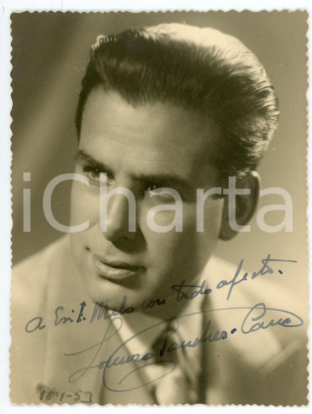 1953 Lorenzo SANCHEZ CANO Spanish tenor - SIGNED photo 9x11 cm Fotografia d'epoca, con autografo. CONDIZIONI: GFORMATO: 9x11 cm     originale e autentica 1
