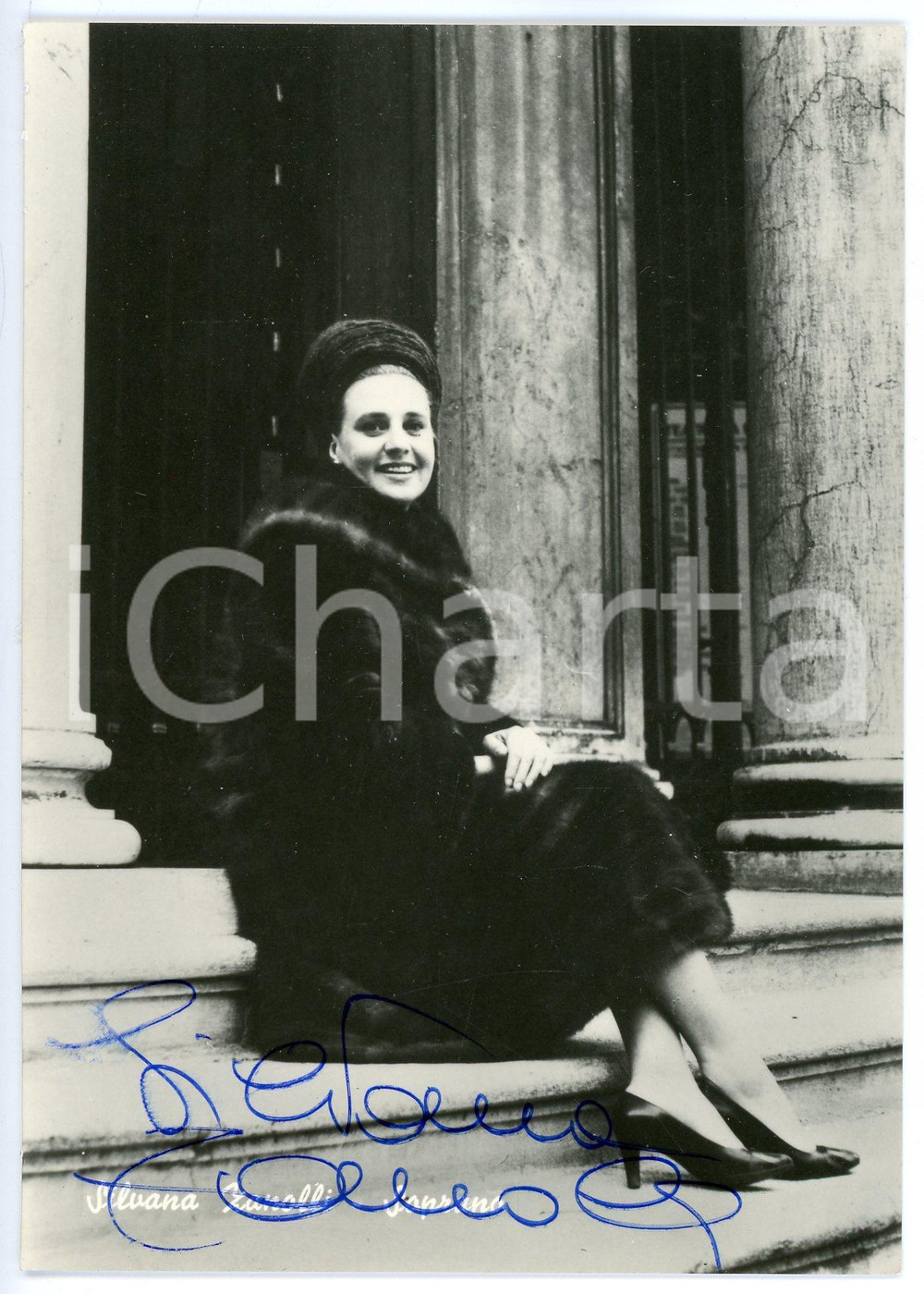 1955 ca LIRICA Soprano Silvana ZANOLLI - Fotografia con AUTOGRAFO 10x15 cm Fotografia seriale d'epoca,  con autografo. CONDIZIONI: GFORMATO: 10x15 cm     originale e autentica 1