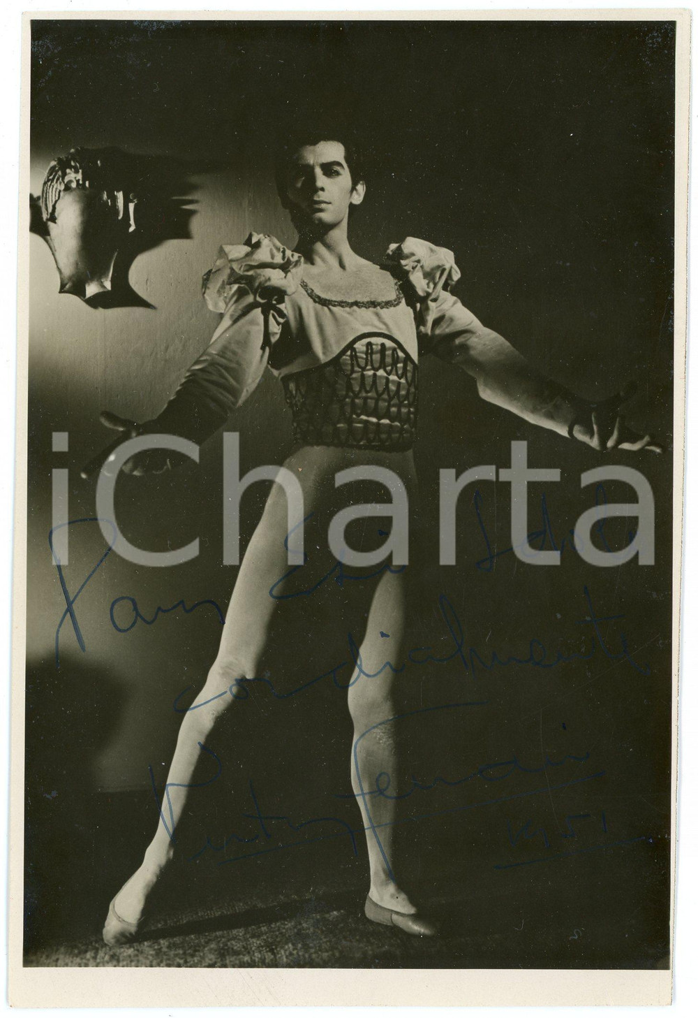 1951 BUENOS AIRES Victor FERRARI ballerino - "Don Juan" - Foto AUTOGRAFO 12x18 Fotografia d'epoca, con autografo. CONDIZIONI: GFORMATO: 12x18 cm     originale e autentica 1