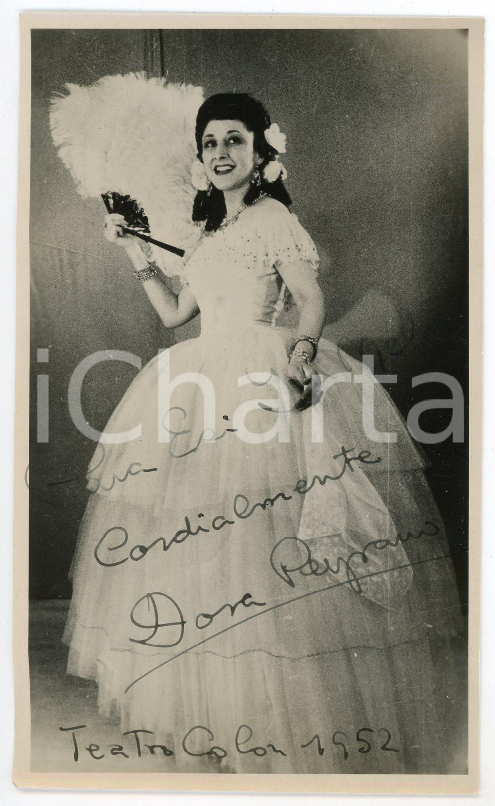 1952 BUENOS AIRES Soprano Dora PEYRANO "La Traviata" - Foto AUTOGRAFO 9x15 cm Fotografia d'epoca, con autografo. CONDIZIONI: GFORMATO: 9x15 cm     originale e autentica 1