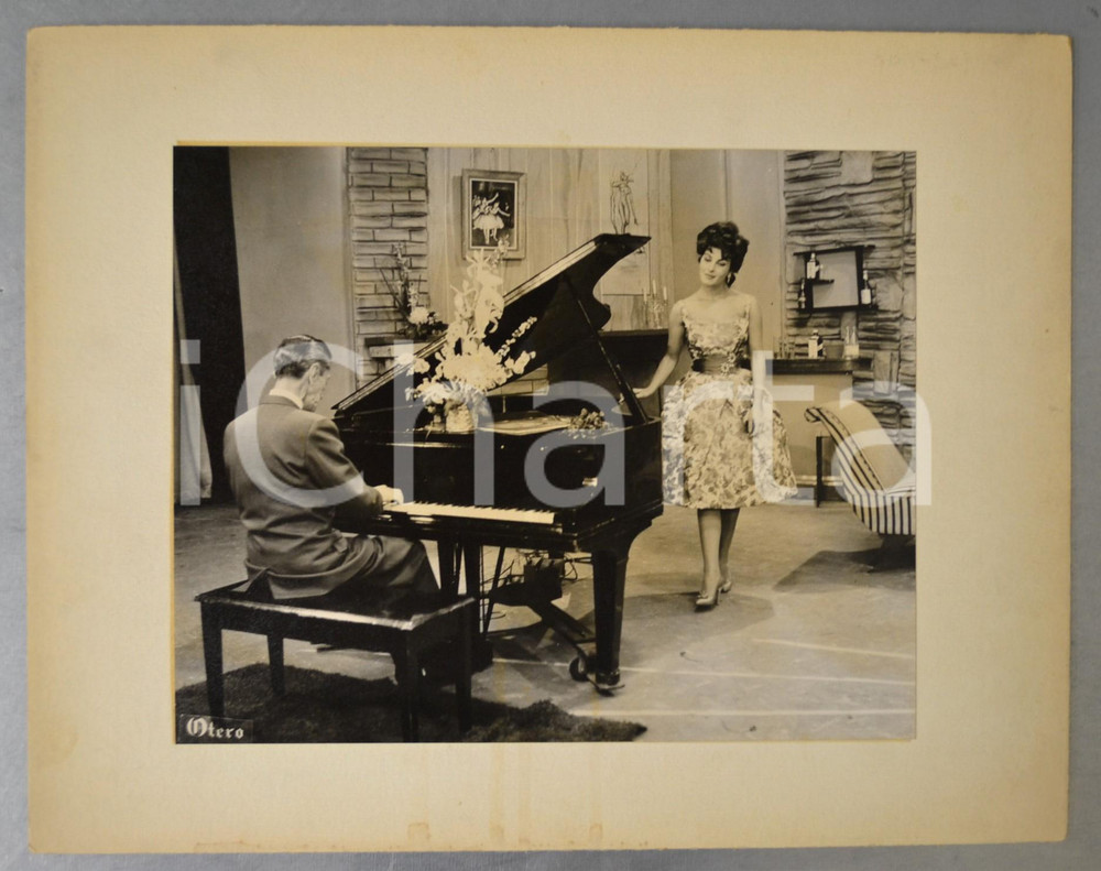 1959 MEXICO CITY Silvana PAMPANINI - Rehearsal (2) Photo Angel OTERO 36x28 cm  Fotografia d'epoca, montata su cartoncino rigido.Timbro del fotografo al verso.FOTOGRAFO: Angel Otero - Mexico D. F.CONDIZIONI: G FORMATO: 36x28 cm    originale e autentica 1