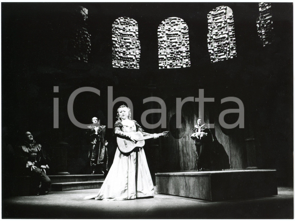 1983 MILANO TEATRO ALLA SCALA "Il convitato di pietra" Iulia MARPOZAN - Foto Fotografia originale, con didascalia al verso, che mostra la rappresentazione al Teatro alla Scala. GOOD/buono  Formato: 24x18 cm originale e autentica 1