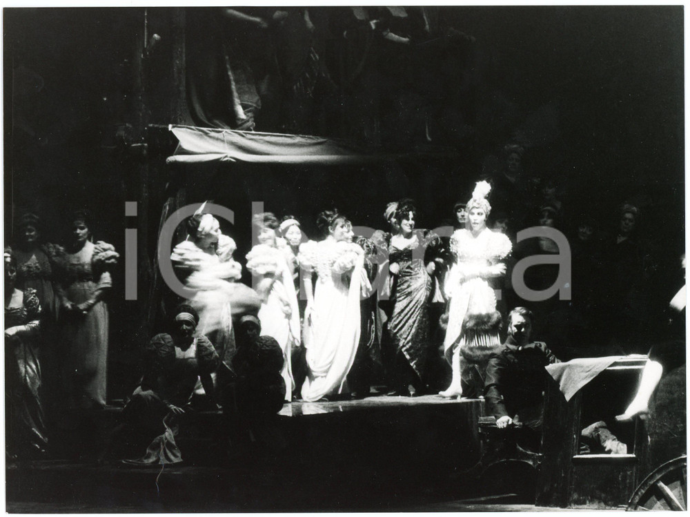 1970 ca LIRICA ITALIA Spettacolo - Foto di scena 24x18 cm  Fotografia originale.FOTOGRAFO: Roberto Marchiori - Firenze GOOD/buono  Formato: 24x18 cm originale e autentica 1