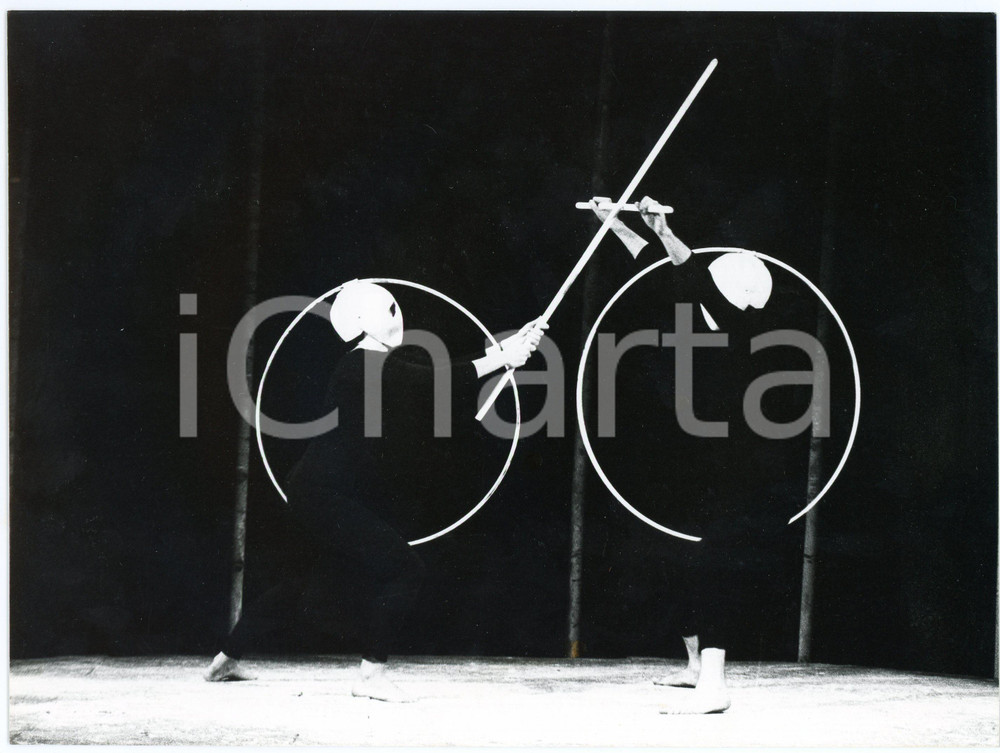 1983 TRIESTE - TEATRO - Sena di combattimento - Foto  24x18 cm  Fotografia d'epoca.  GOOD/buono  Formato: 24x18 cm originale e autentica 1