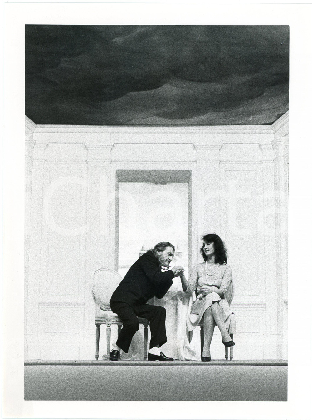 1982 MILANO TEATRO FRANCO PARENTI "Tartufo" Franco PARENTI Francesca MUZIO *Foto  Fotografia originale, con didascalia al verso. GOOD/buono  Formato: 18x24 cm originale e autentica 1