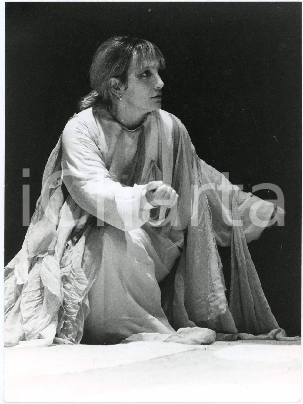 1978 TEATRO STABILE DI BOLZANO Piera DEGLI ESPOSTI in "Elektra" regia TAGLIONI  Fotografia originale, con didascalia al verso. GOOD/buono  Formato: 18x24 cm originale e autentica 1