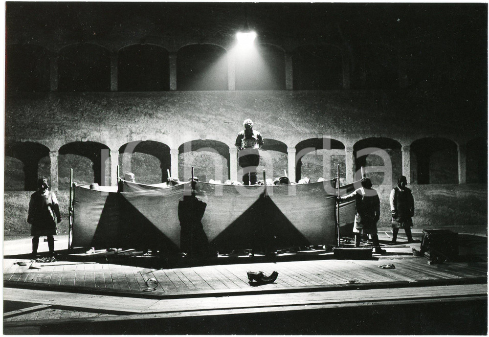 1973 TEATRO Salzburger Festspiele - "Il gioco dei potenti" regia STREHLER *Foto  Fotografia originale, con didascalia al verso. GOOD/buono  Formato: 18x13 cm originale e autentica 1