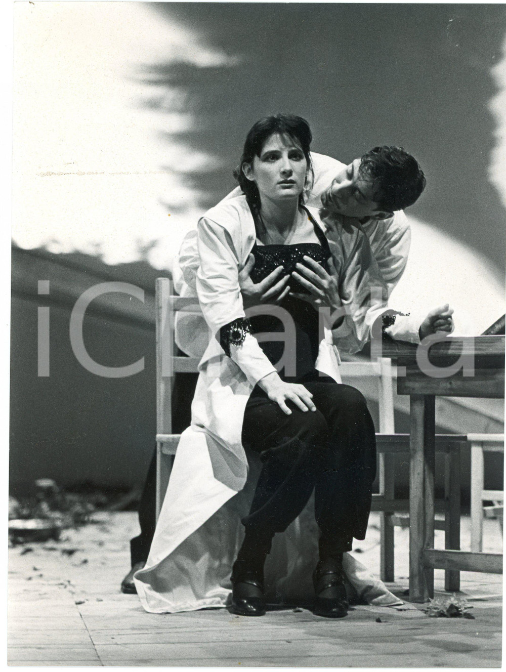 1986 TEATRO GENOVA "La contessina Julie" Margaret MAZZANTINI Sergio CASTELLITTO  Fotografia originale, con didascalia al verso. GOOD/buono  Formato: 18x24 cm originale e autentica 1