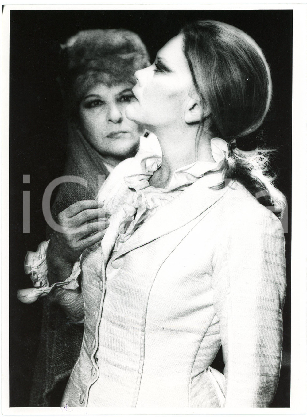 1983 TEATRO "Ekaterina Ivanovna" L. ANDREEV - Regia COBELLI - Foto di scena (2)  Fotografia originale. GOOD/buono  Formato: 18x24 cm originale e autentica 1