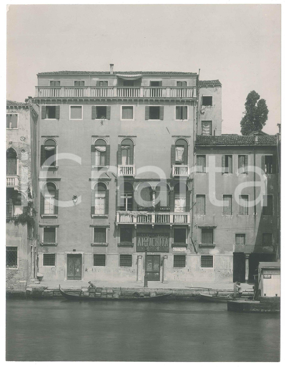 1925 ca VENEZIA - Palazzo AVOGADRO - SAN SILVESTRO - Foto ANIMATA 16x21 cm  Fotografia d'epoca, su carta sottile. GOOD/buono  Formato: 16x21 cm originale e autentica 1