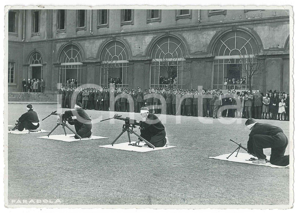 1940 MILANO Scuola Militare TEULIE' - Mak P 100 (2) Foto 18x13 cm  Fotografia d'epoca, con indicazione di data e luogo al verso.FOTOGRAFO: Farabola - Milano FAIR/discreto piccole piegature angolari Formato: 18x13 cm originale e autentica 1